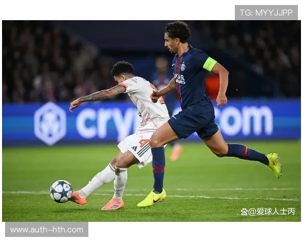 十人拜仁半场2-0领先巴黎，迪亚斯双响后染红