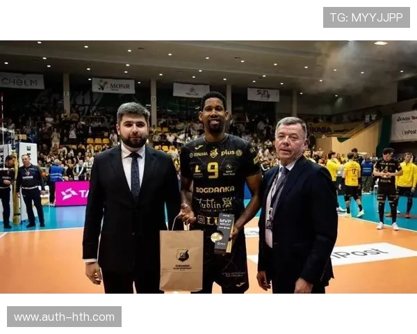 波超卫冕冠军卢布林零封升班马海乌姆,莱昂斩获14分 波超卫冕冠军卢布林零封升班马海乌姆,莱昂斩获14分